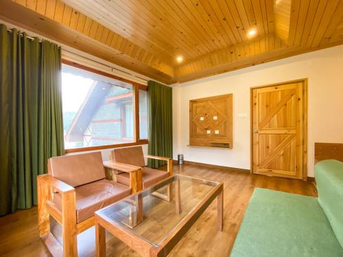 Posezení v ubytování Hotel Batseri SANGLA