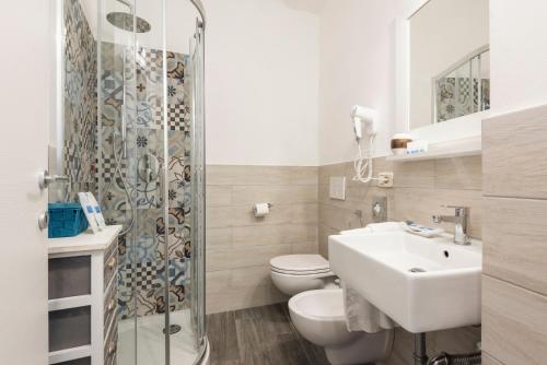 Koupelna v ubytování Hotel La Caletta