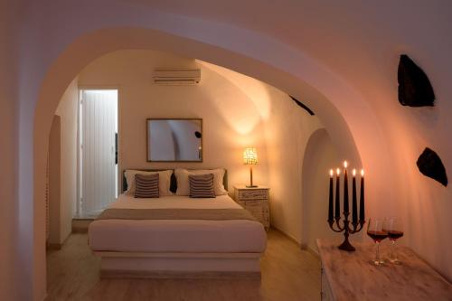 Llit o llits en una habitació de Zenith Blue Traditional Houses