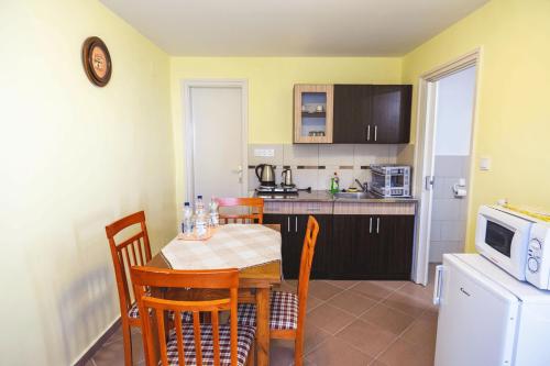 Dapur atau dapur kecil di Tolnay Kúria és Vendégház
