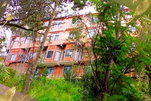 Jardín al aire libre en Himagira Hotel