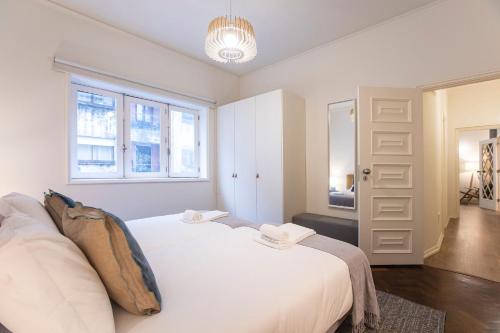 Tasteful 2BR Flat in Art District by LovelyStay