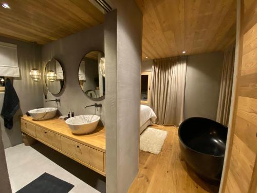 Chalet 7 Luxury Chalet with Cinema room photo 3
