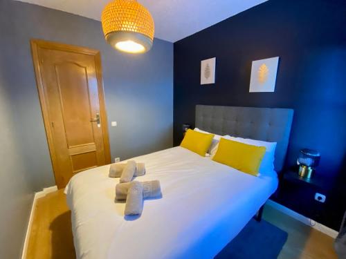  Prober-Mundial -  Room  picture :    Tea/Coffee maker    TV    Hairdryer                            