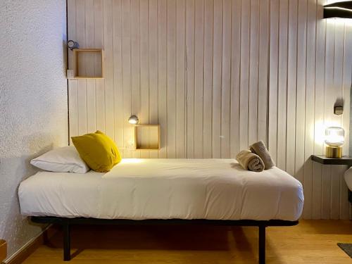  Prober-Mundial -  Room  picture :   Tea/Coffee maker    TV    Hairdryer                           