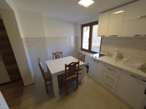 Virtuvė arba virtuvėlė apgyvendinimo įstaigoje Mountain House - Brezovica