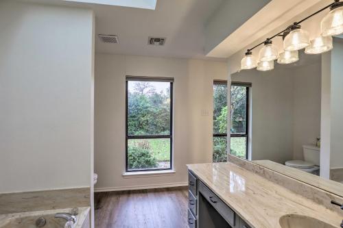 Gallery image of 9 Mi to Magnolia Market Large Home in Waco! in Waco