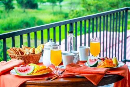 Ontbijt beschikbaar voor gasten van Three Elephant Holiday Inn