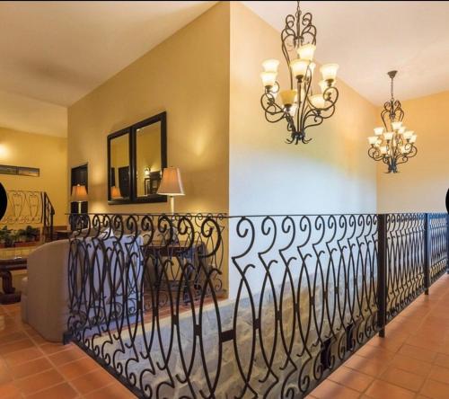 ภาพในคลังภาพของ Villa Malinee Khao Yai 6 Bedrooms Italian Private Villa ในบ้านท่าช้าง
