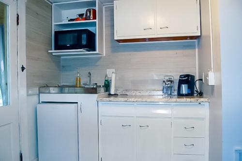 Fotografie z fotogalerie ubytování Cozy Lakefront Suite v destinaci Standish