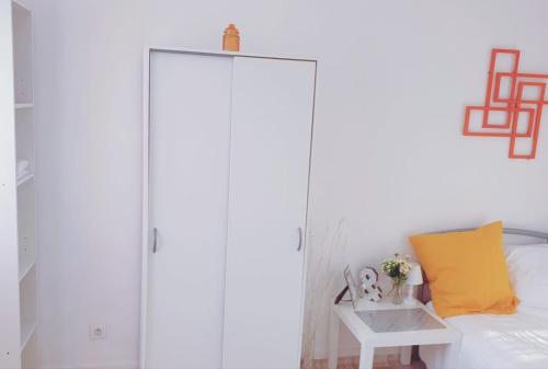 Un baño de Chambre privée avec clé, WIFI dans appartement (SDB, WC, Cuisine, partagés)