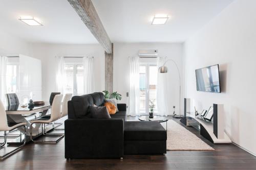Industrial 1BR Apartment in Ampelokipoi Area by UPSTREET