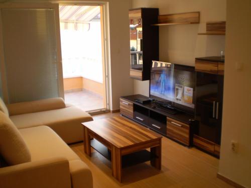 Apartments Tare, Electric Car Refill
