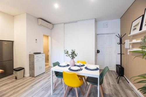 Seaside 1BR Flat w/ AC in Matosinhos by LovelyStay