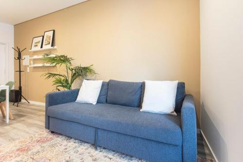 Seaside 1BR Flat w/ AC in Matosinhos by LovelyStay