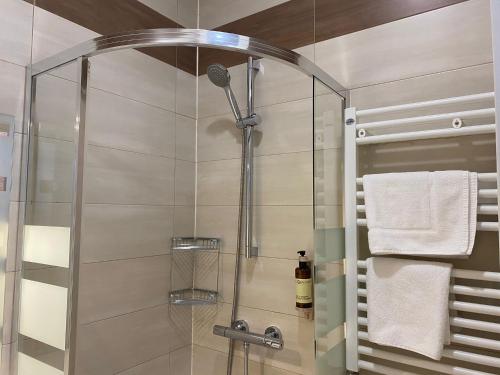 Koupelna v ubytování INSIDEHOME Valladolid Centro -Hab con baño privado en el centro y OPCION DE PARKING-