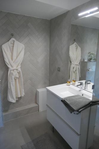 Kúpeľňa v ubytovaní Luxury Studio Daumesnil Wifi & Netflix