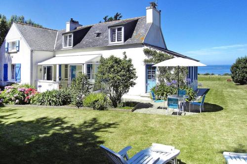 Holiday Home in Brittany near Sandy Beaches