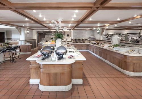 ドーセット グランド スバン ホテル スバン ジャヤ 22年 最新料金 ドーセット グランド スバン ホテル スバン ジャヤ 22年 最新料金