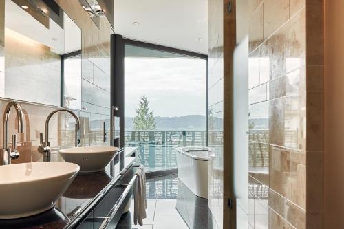 Koupelna v ubytování The Dolder Grand - City and Spa Resort Zurich