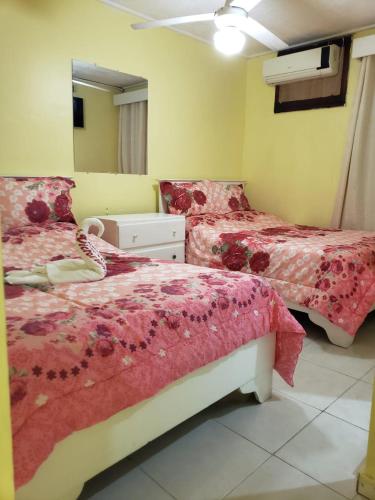 Una cama o camas en una habitación de Hotel Victoriano