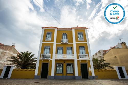 Gallery image of Torreira . Yellow Beach Pavilion in Torreira