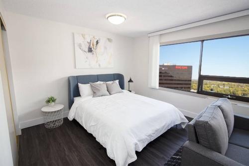 Modern downtown studio with a great view – Photos 3