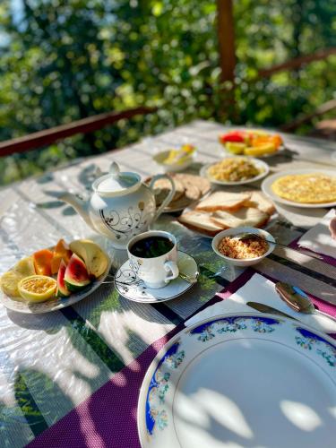 Cibo presso la stanza in casa privata o nelle vicinanze