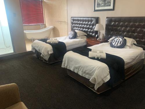Gallery image of Halfway House Hotel in Kimberley