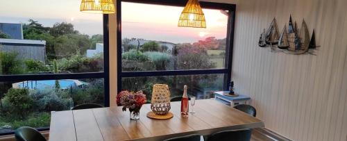 Villa de 4 chambres avec vue sur la mer piscine privee et jardin clos a Le Conquet