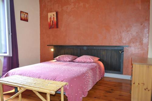 Postel nebo postele na pokoji v ubytování Villa spacieuse à Laurac avec piscine partagée 160 m²