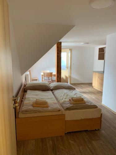 En eller flere senge i et værelse på Bartlova bouda
