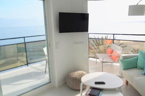 Frontal beach view apartment with spacious balcony