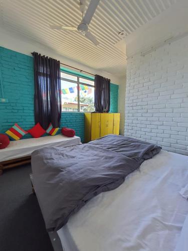 Barefoot Bir Coliving Coworking Cafe – Photos 3