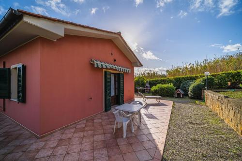 Gallery image of Villetta Doddy nei pressi di Barbarossa in Porto Azzurro