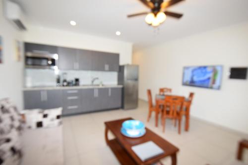 Dapur atau dapur kecil di Arena Condos Aruba - few steps from Eagle Beach!