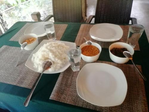 カントリーハウスの敷地内または近くでの食事または食べ物