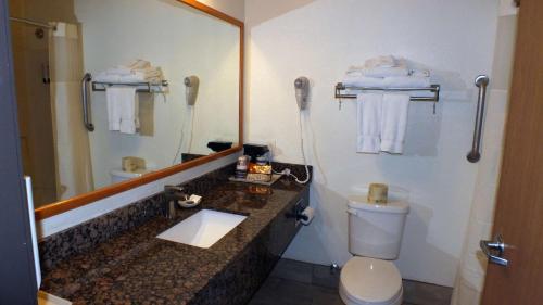 Kupatilo u objektu Best Western Gold Canyon Inn & Suites