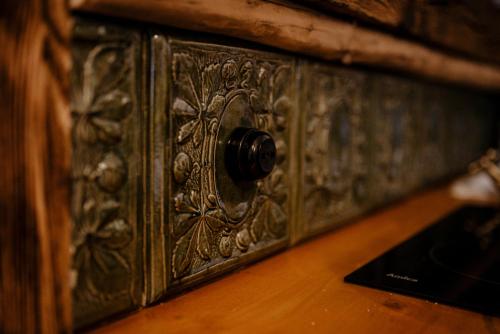 Φωτογραφία από το άλμπουμ του Chatka Zapiecek drewniana rustykalna chata Babci Ludwiki σε Kroscienko