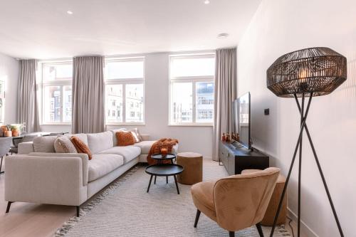 Luxurious apartment in town house near the beach