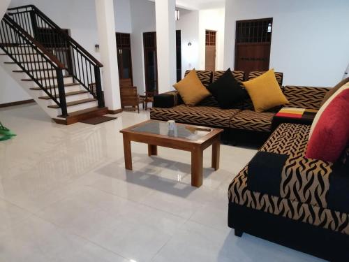 Ruang duduk di Weeraman's Vila