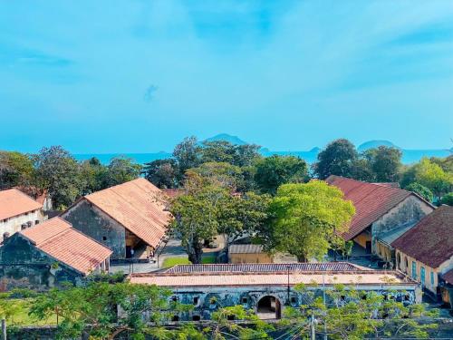 an overhead view of a village with houses and trees at Hotel Hương Đào in Con Dao