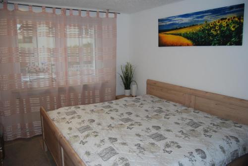 Postel nebo postele na pokoji v ubytování Gemütliches ZUHAUSE fühlen