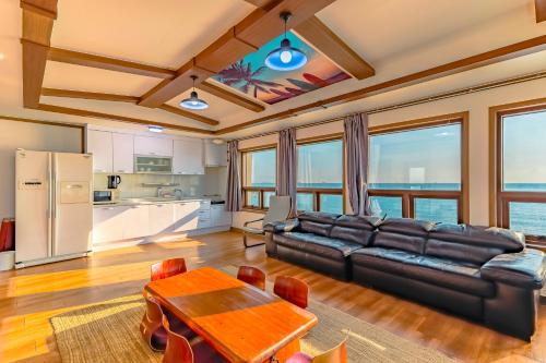 Foto dalla galleria di Residence Hotel Blue Ocean View a Ulsan