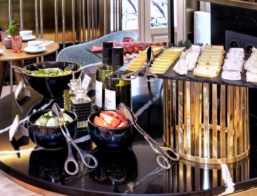 Comida en o cerca de este hotel