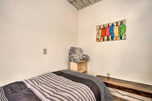 Una cama o camas en una habitación de Pet-Friendly Clarendon Home with River Access!