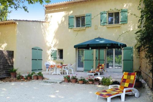 Country house with private terrace, Beaucaire