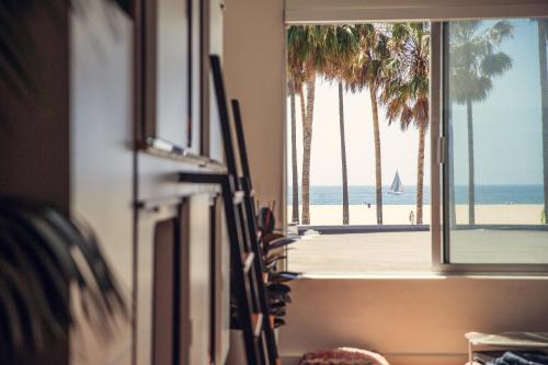 STAY OPEN Venice Beach, Los Angeles – posodobljene cene za leto 2022