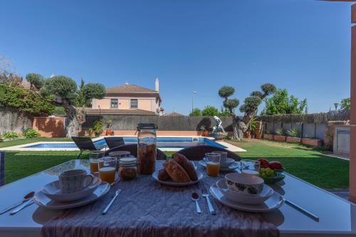 Chalet de ensueño con Piscina 4BR-8p-Sevilla, Tomares ...