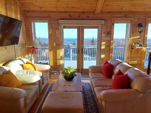 Χώρος καθιστικού στο Sunrise vacation cottage